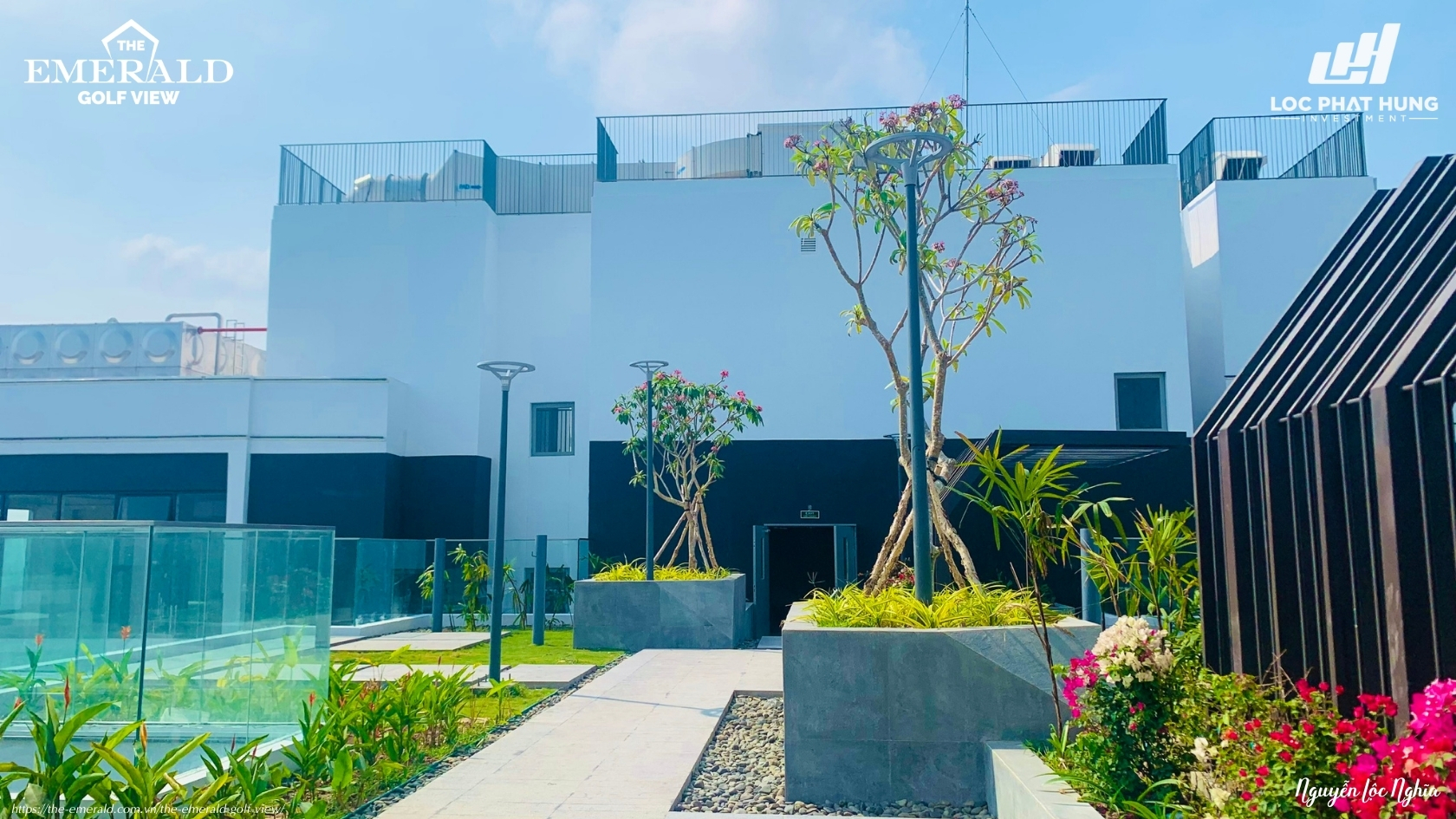 Sky Garden tầng thượng The Emerald Golf View 